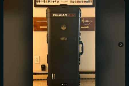 宝可梦玩家展示定制卡带收藏包 称末日来临也完好保存