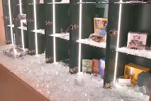 天价宝可梦卡遭洗劫？美国卡店深夜上演真实零元购！