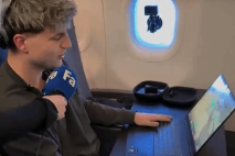 马斯克亲证！借助星链等技术可以在飞机上流畅打游戏！